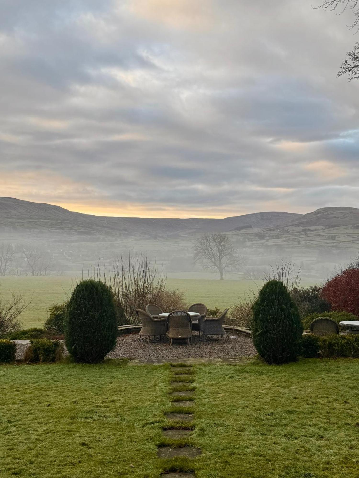 Simonstone Hall Hotel Hawes Exterior foto